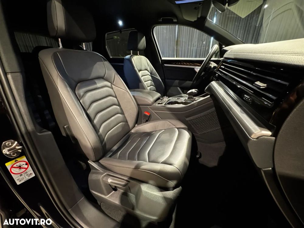 Volkswagen Touareg - 17
