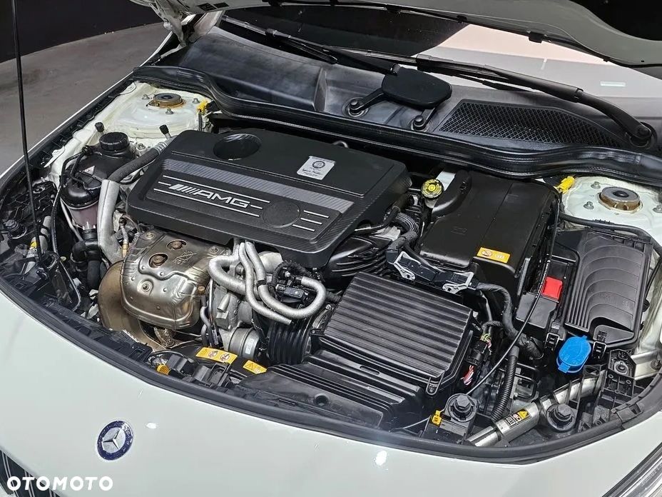 Mercedes-Benz CLA AMG 45 4Matic 7G-DCT - 4