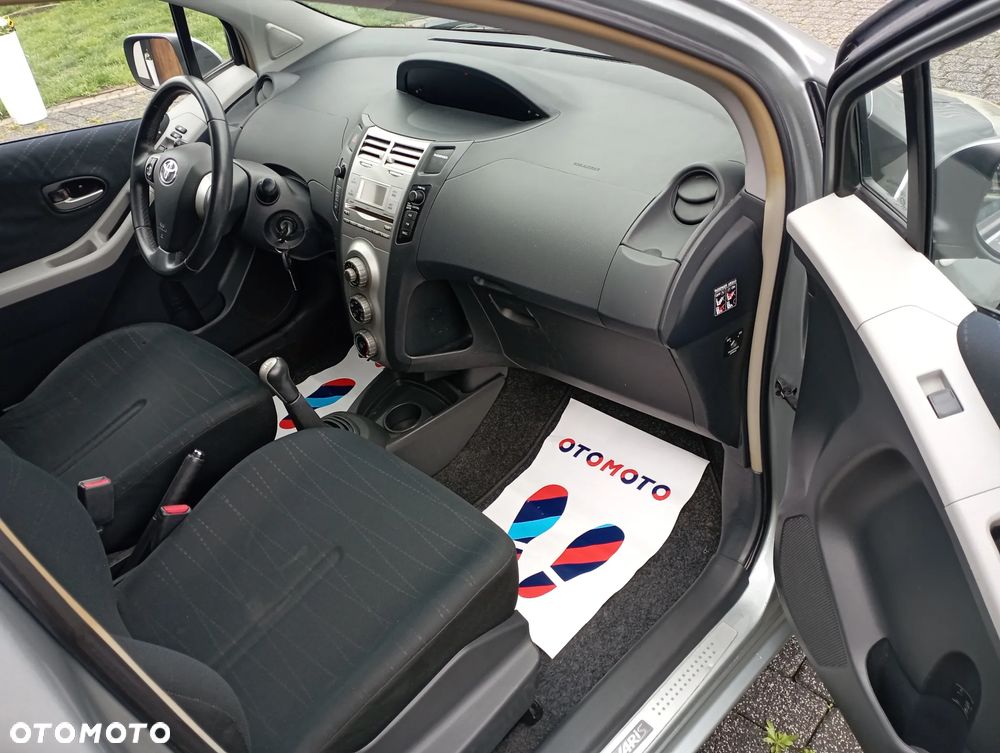 Toyota Yaris 1.3 VVT-i Sol - 9