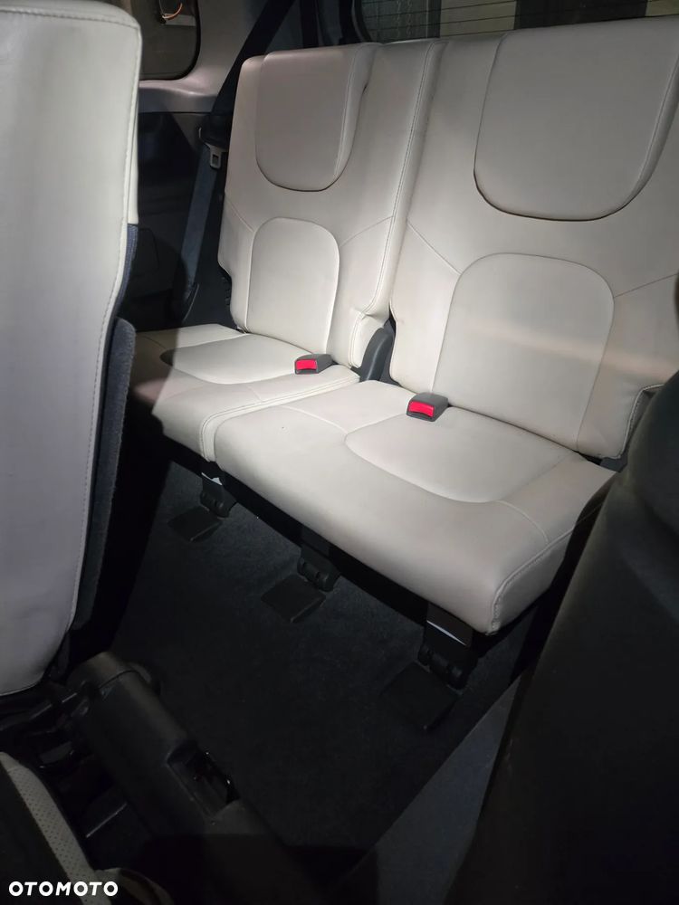 Nissan Pathfinder - 11