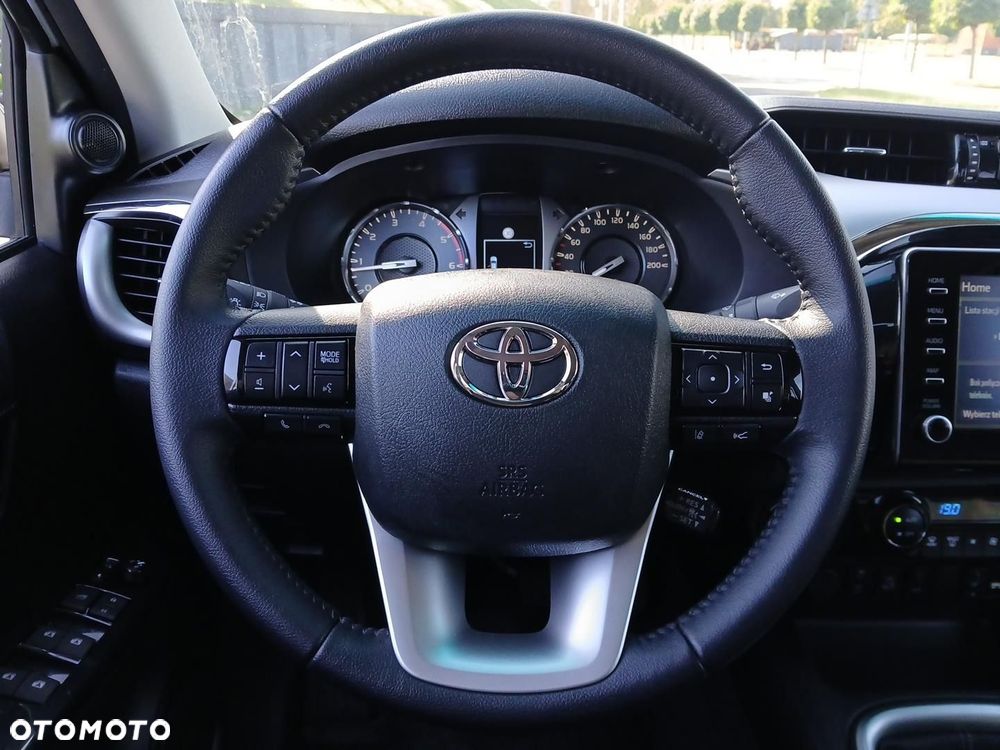 Toyota Hilux 2.8 D-4D Double Cab SR5 4x4 - 30