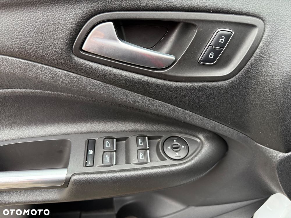 Ford Kuga 1.5 EcoBoost 2x4 Trend - 20