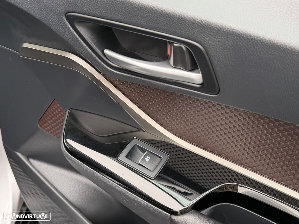 Toyota C-HR 1.8 HSD Exclusive+P.Luxury - 49