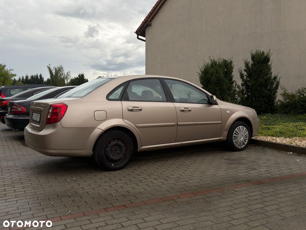 Chevrolet Lacetti - 4