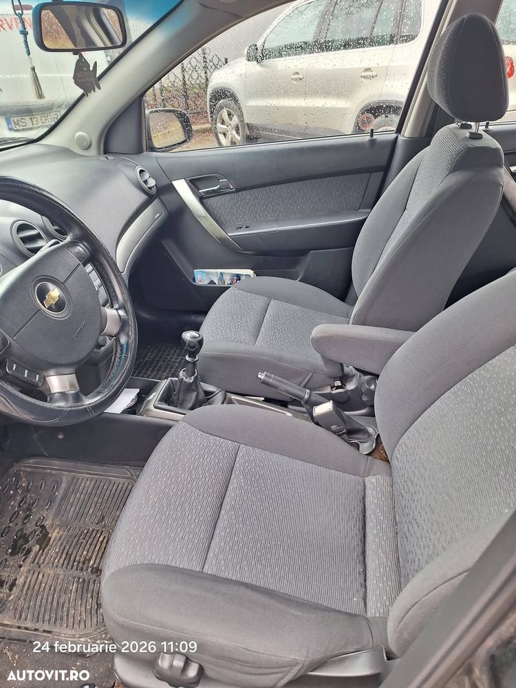 Chevrolet Aveo - 4