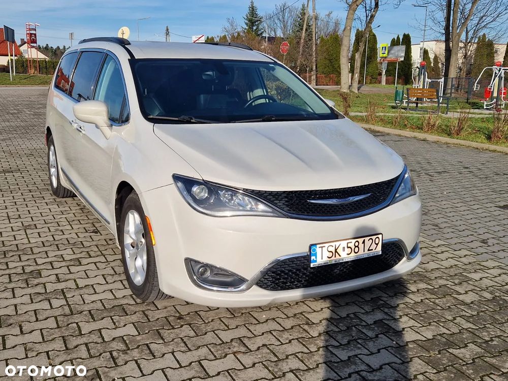 Chrysler Pacifica - 6