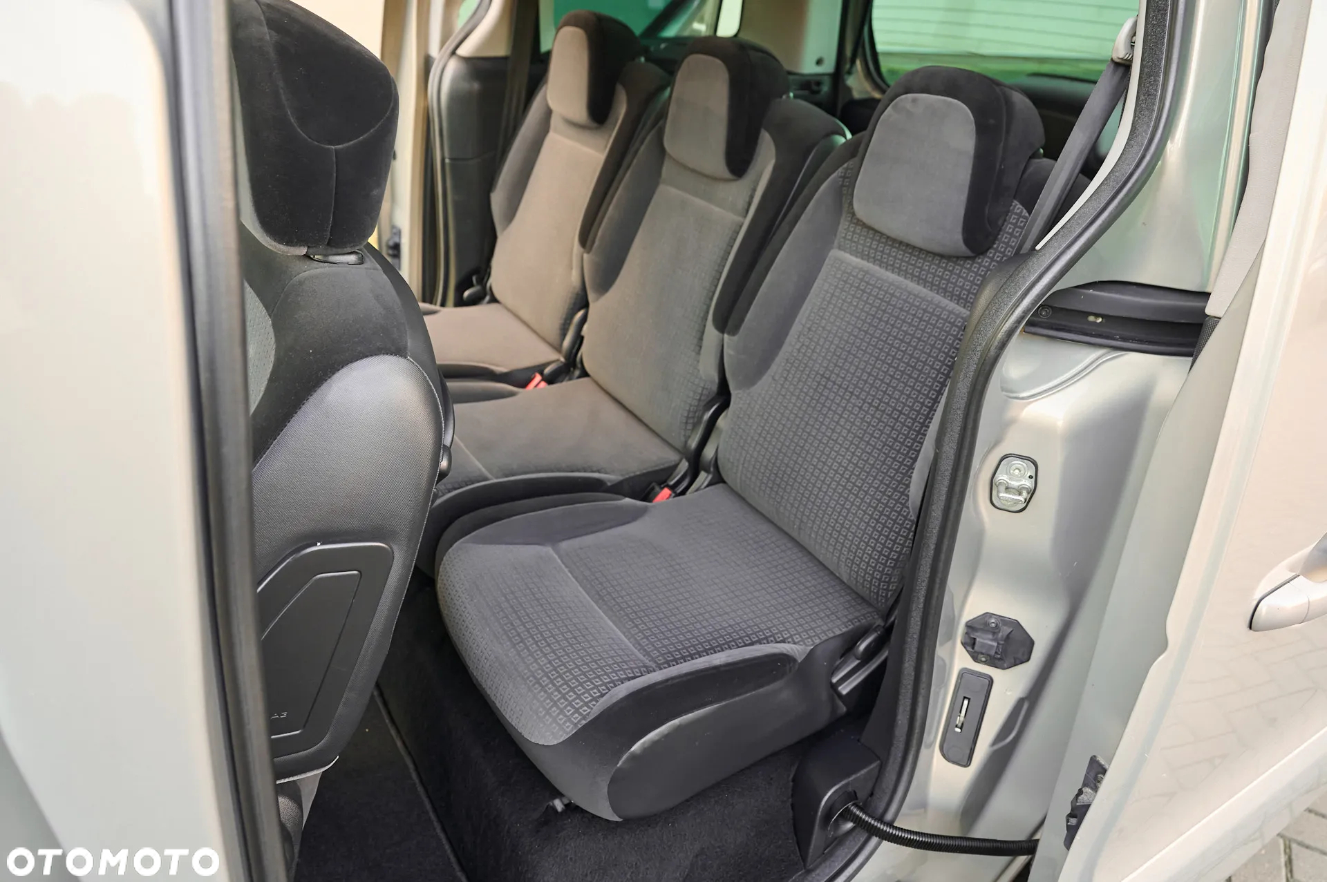 Citroën Berlingo II 1.6 HDi Multispace Plus - 33