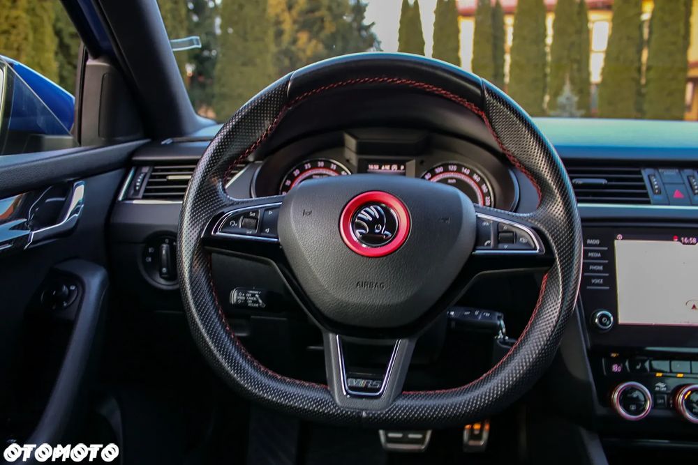 Skoda Octavia 2.0 TDI DSG RS - 34