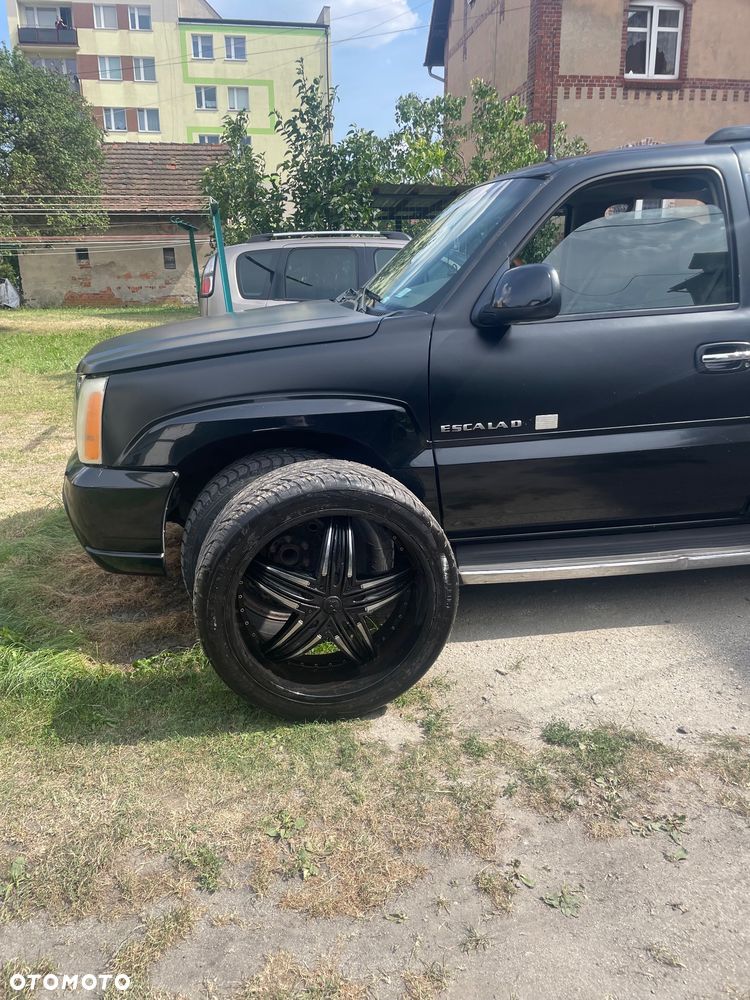 Cadillac Escalade - 15