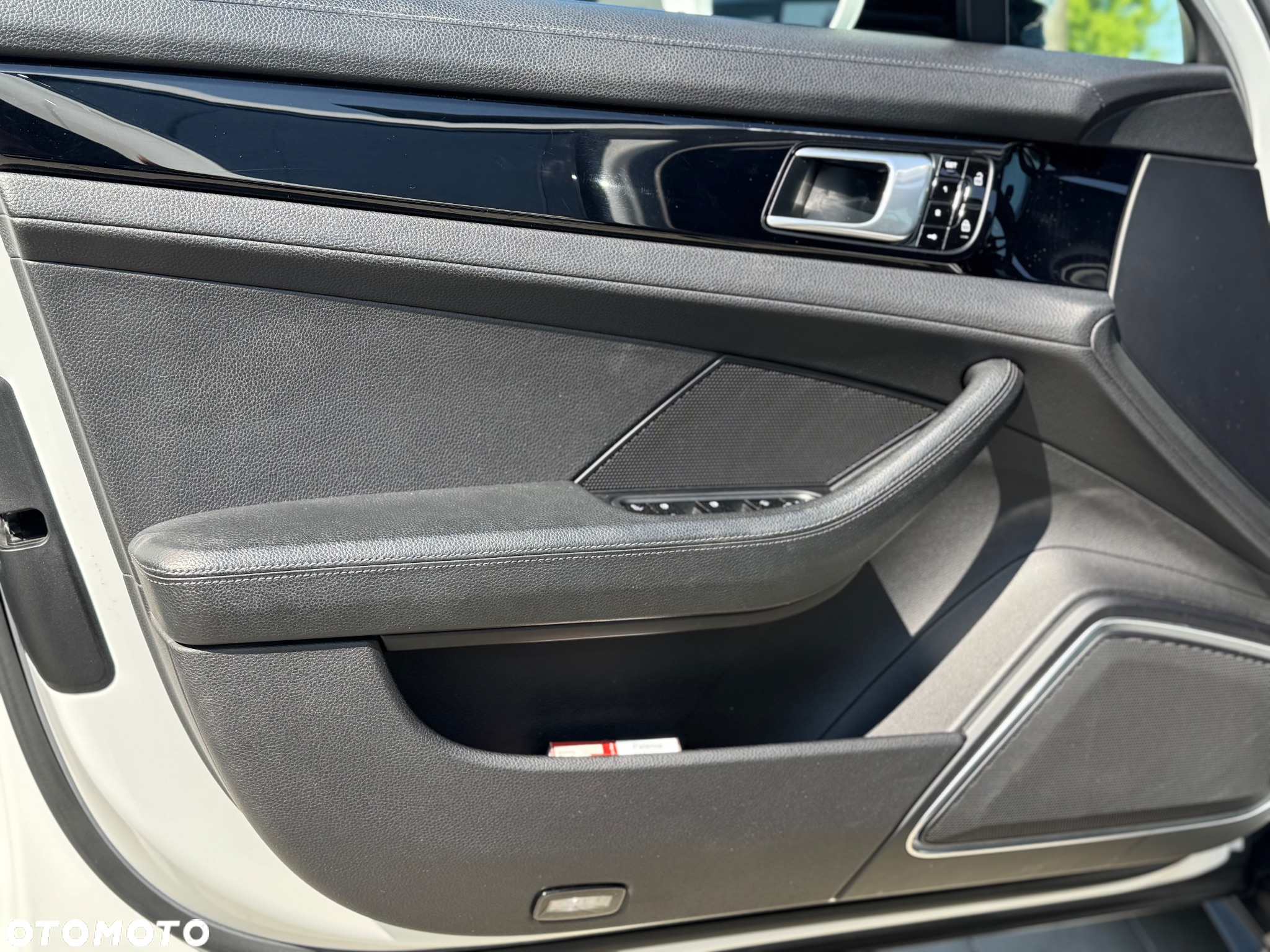 Porsche Panamera 4 E-Hybrid Sport Turismo - 35