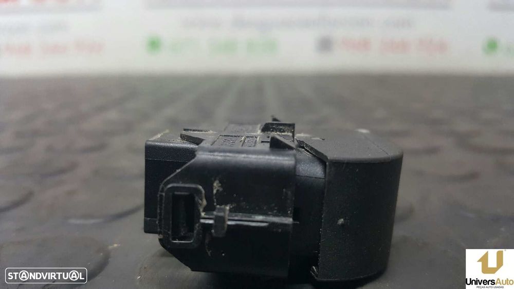 COMANDO DO ELEVADOR FRENTE DIREITO FORD C-MAX TREND - 2