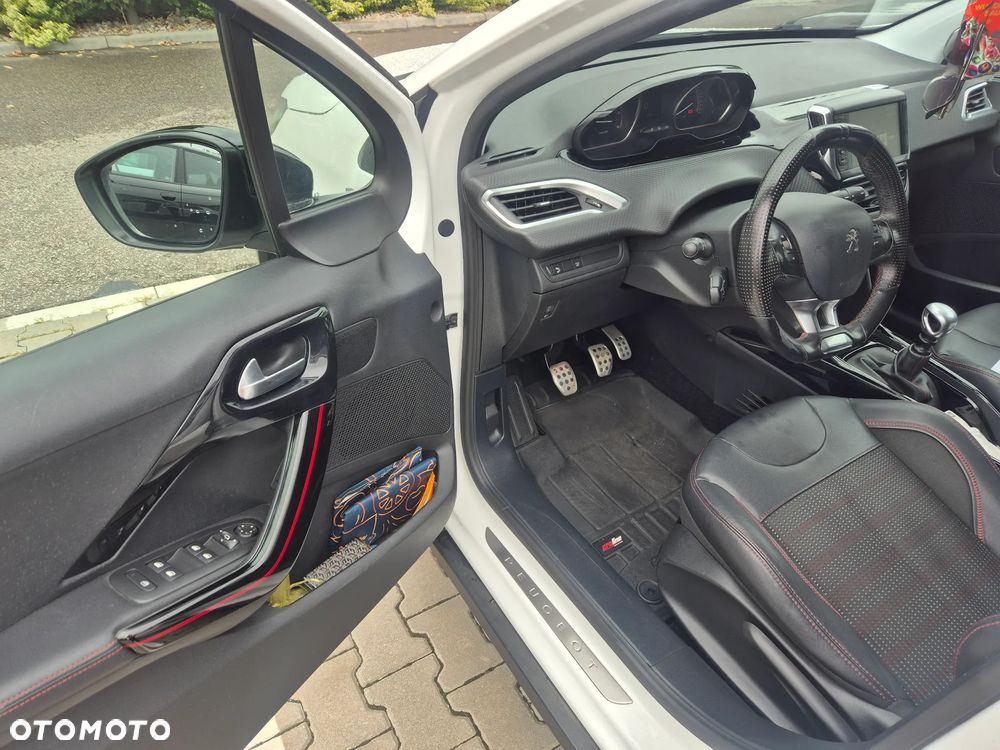 Peugeot 2008 BlueHDi FAP 120 STOP & START GT-Line Edition - 10
