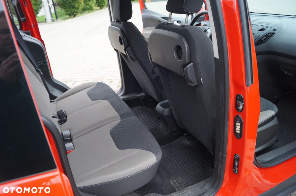 Ford Tourneo Courier 1.5 TDCi Trend - 10