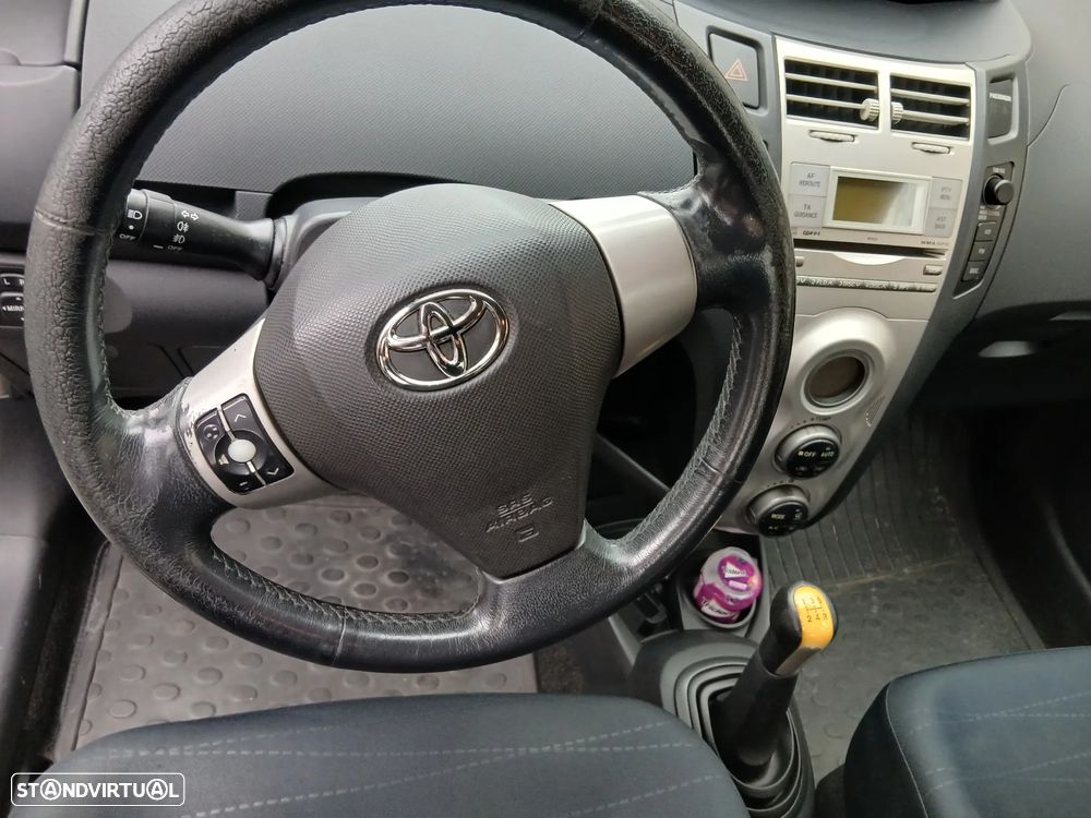 Toyota Yaris 1.0 VVT-i Sol High Pack - 9