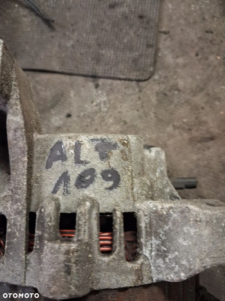ALTERNATOR RENAULT 70A 97MF10300AB - 2