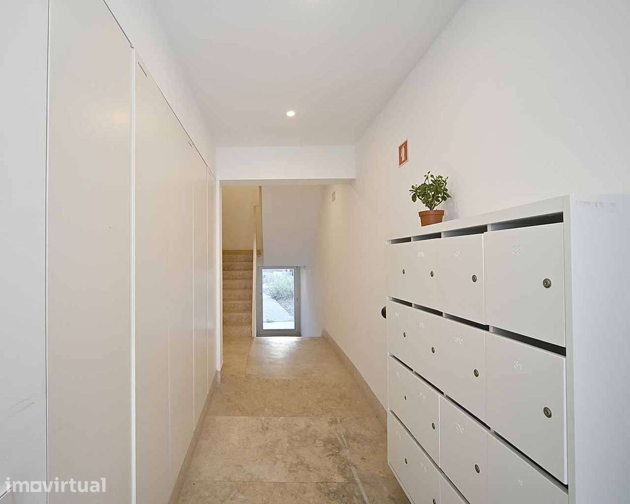 Apartamento T1

One-bedroom apartment - Grande imagem: 4/32