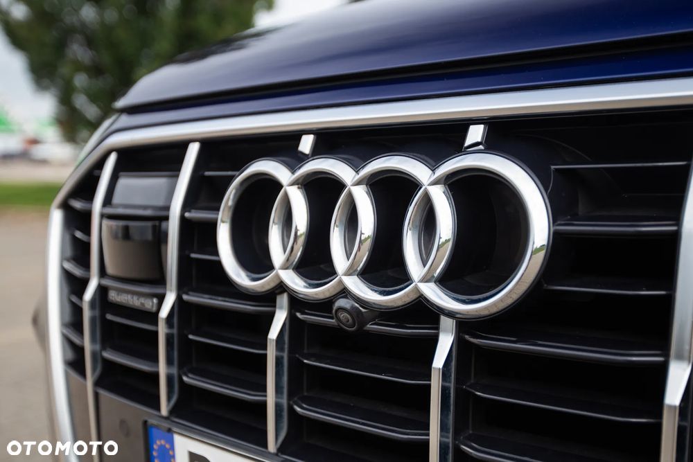 Audi Q7 55 TFSI e Quattro S Line Tiptr - 3