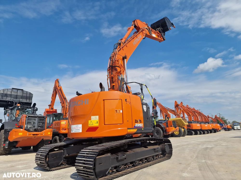 Hitachi ZX225-6, 26,2t, 2021, 2.976h, COMPACT. CUPLA RAPIDA, cupa NOUA, camera spate si laterale, lant 90% ok doar 300h mars, consum mediu 11l/h, ad sapare 7m, motor Isuzu, produs in JAPONIA, revizia efectuata, scaun cu incalzire,CA NOU, PROMOTIE 113.900 EUR - 23