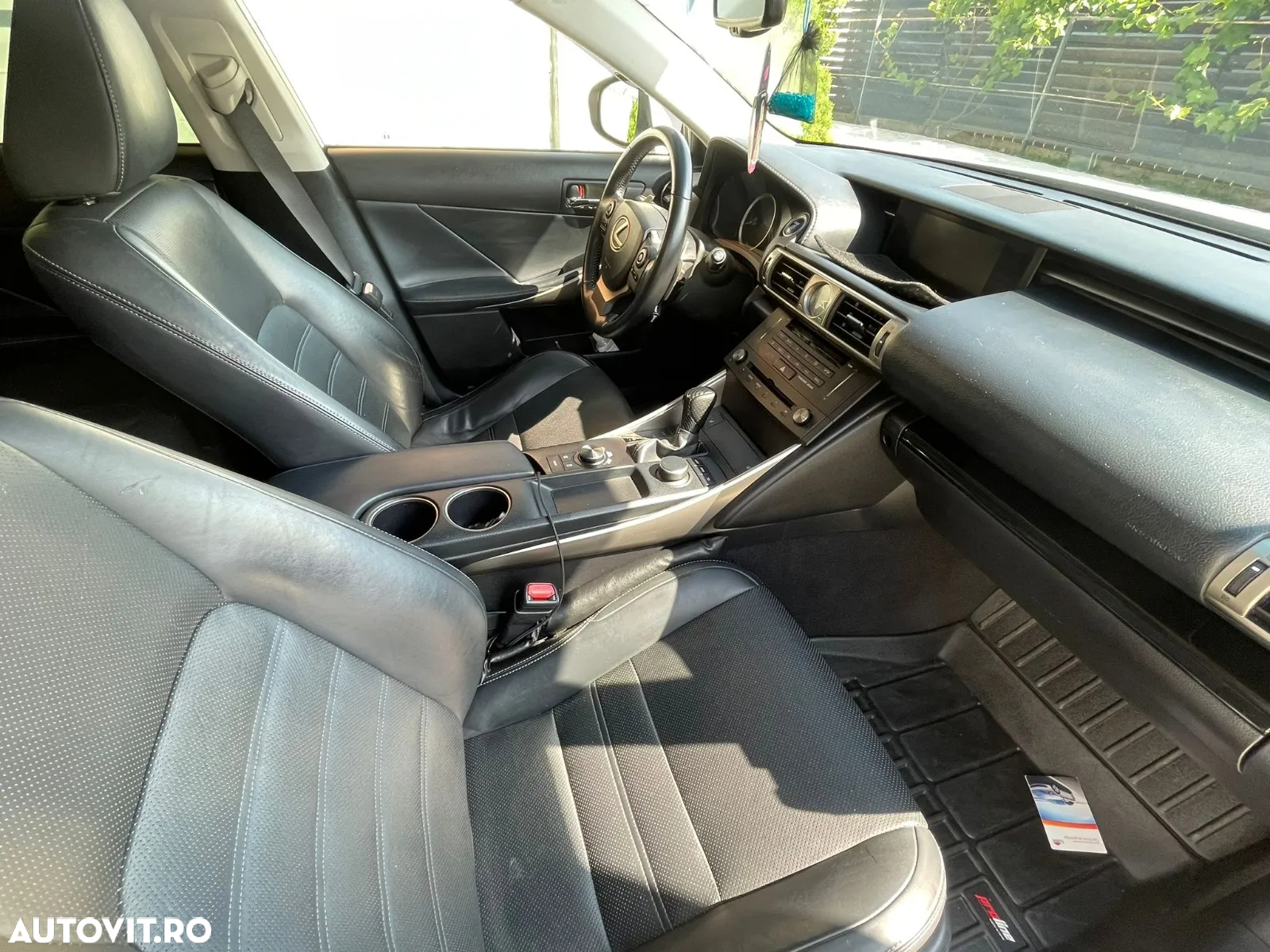 Lexus Seria IS 300h Executive - 9