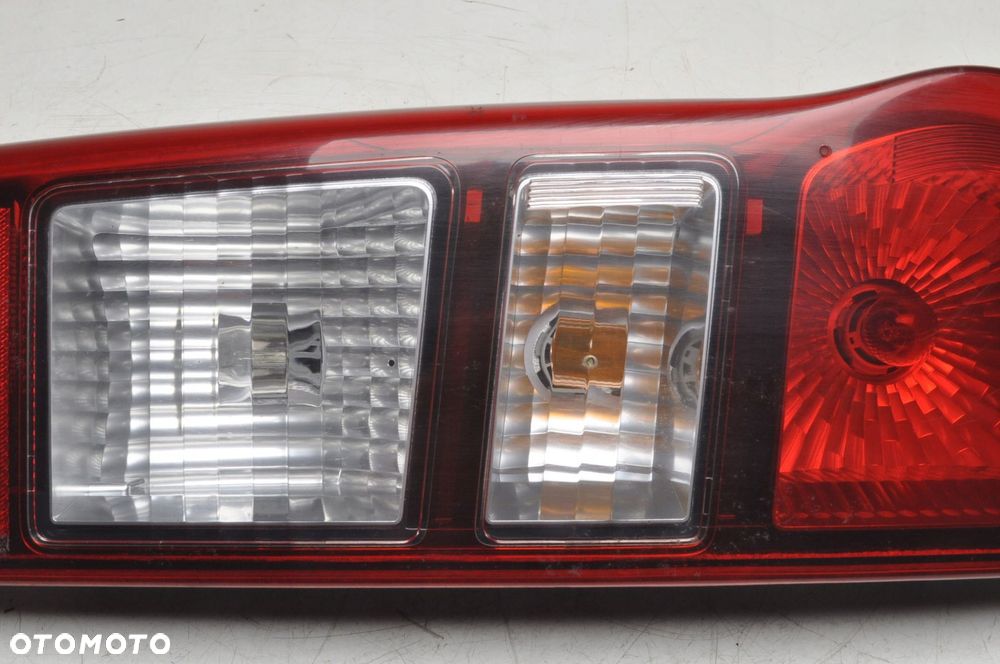 ISUZU D-MAX II LAMPA LEWA TYLNA LEWY TYŁ - 8