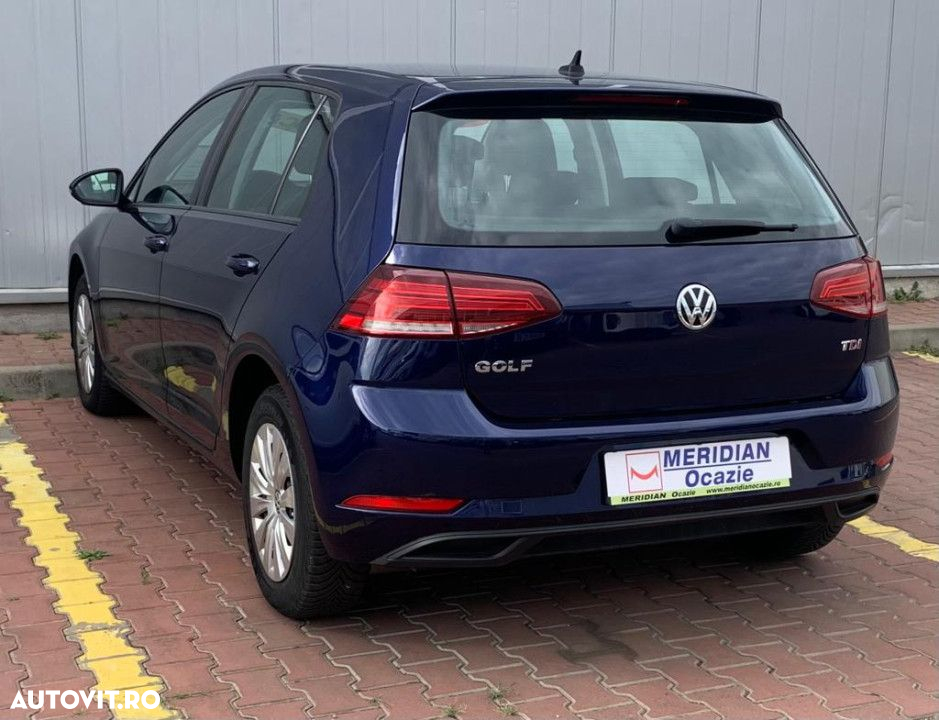 Volkswagen Golf - 5