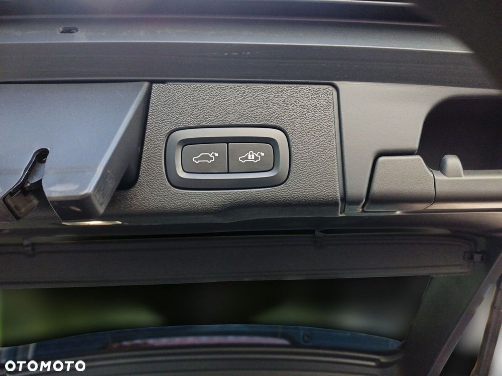 Volvo XC 60 B5 D AWD Inscription - 25