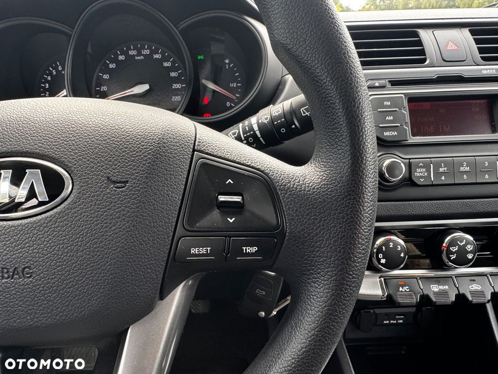 Kia Rio 1.4 L - 22