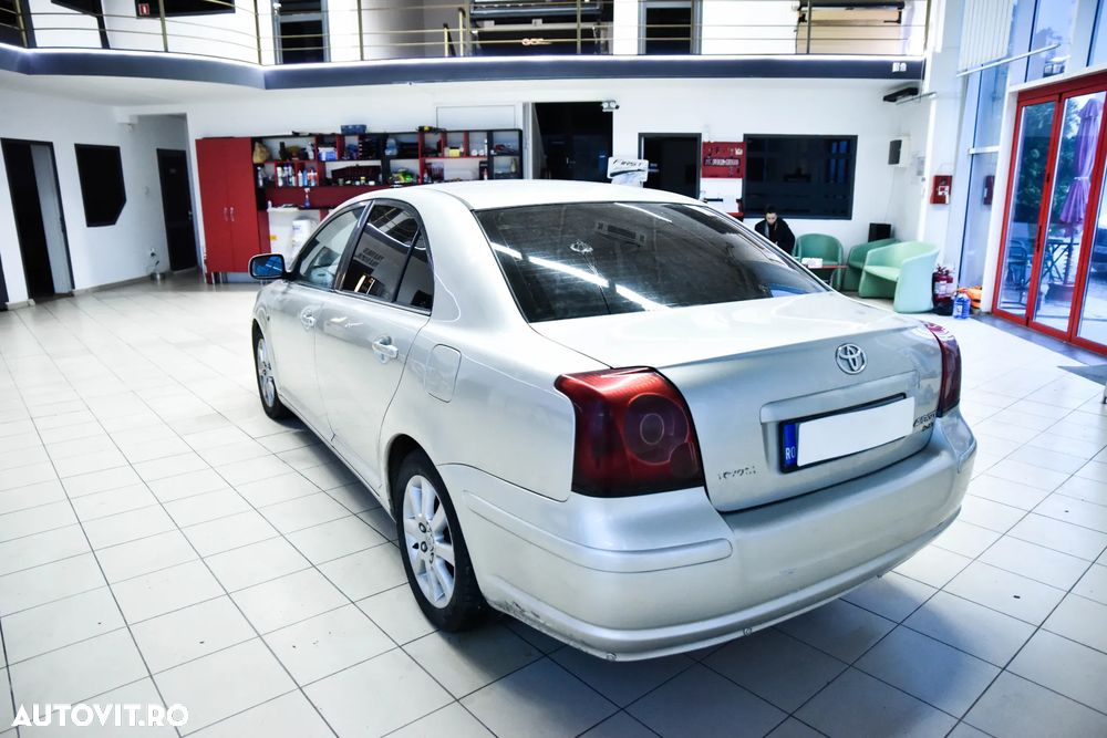 Toyota Avensis 2.2 D-4D Executive - 5