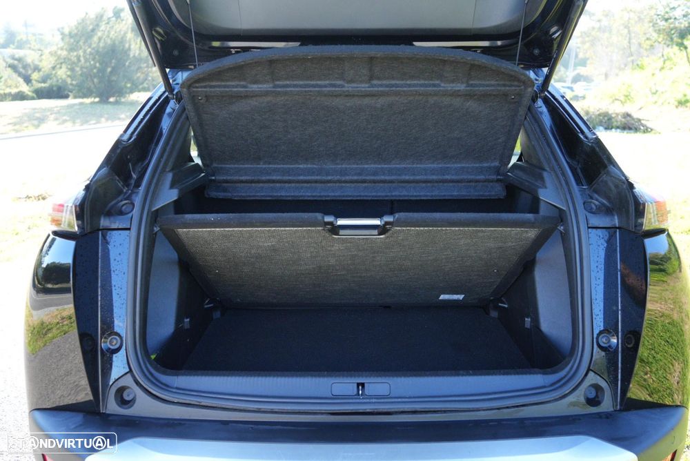 Peugeot 2008 1.2 PureTech GT EAT8 - 11