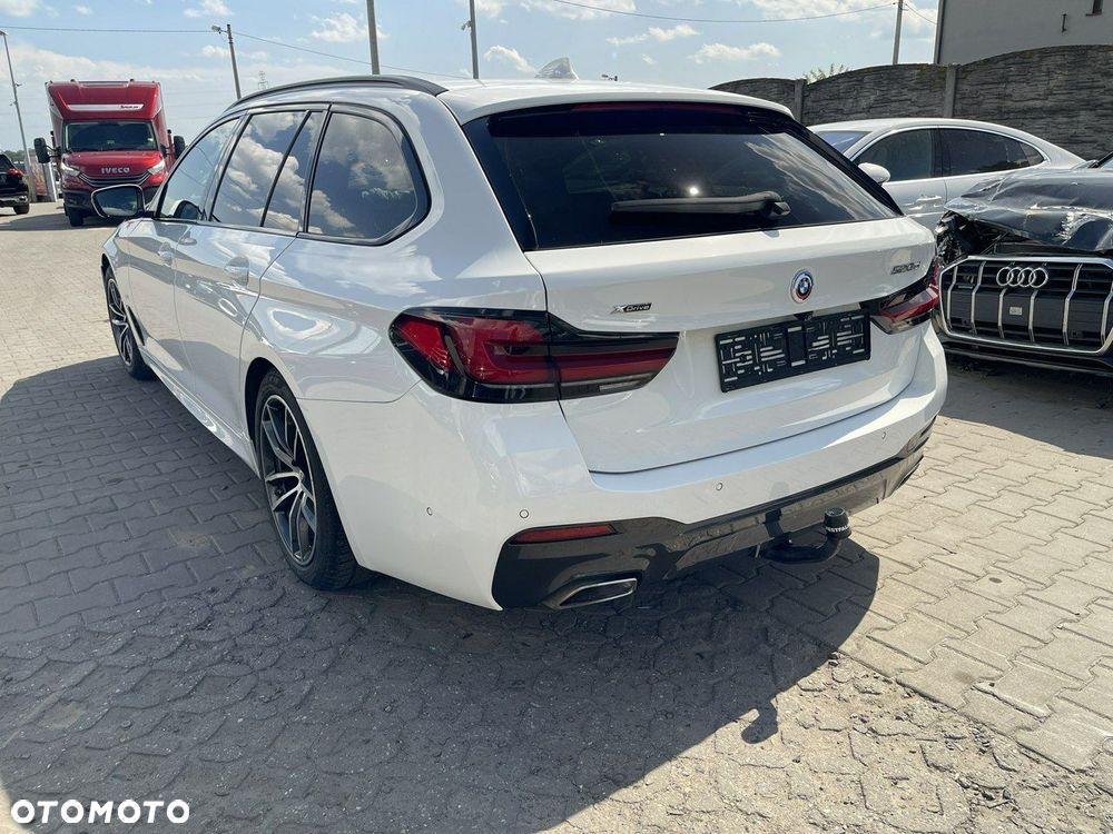 BMW Seria 5 520d xDrive Sport Line - 2