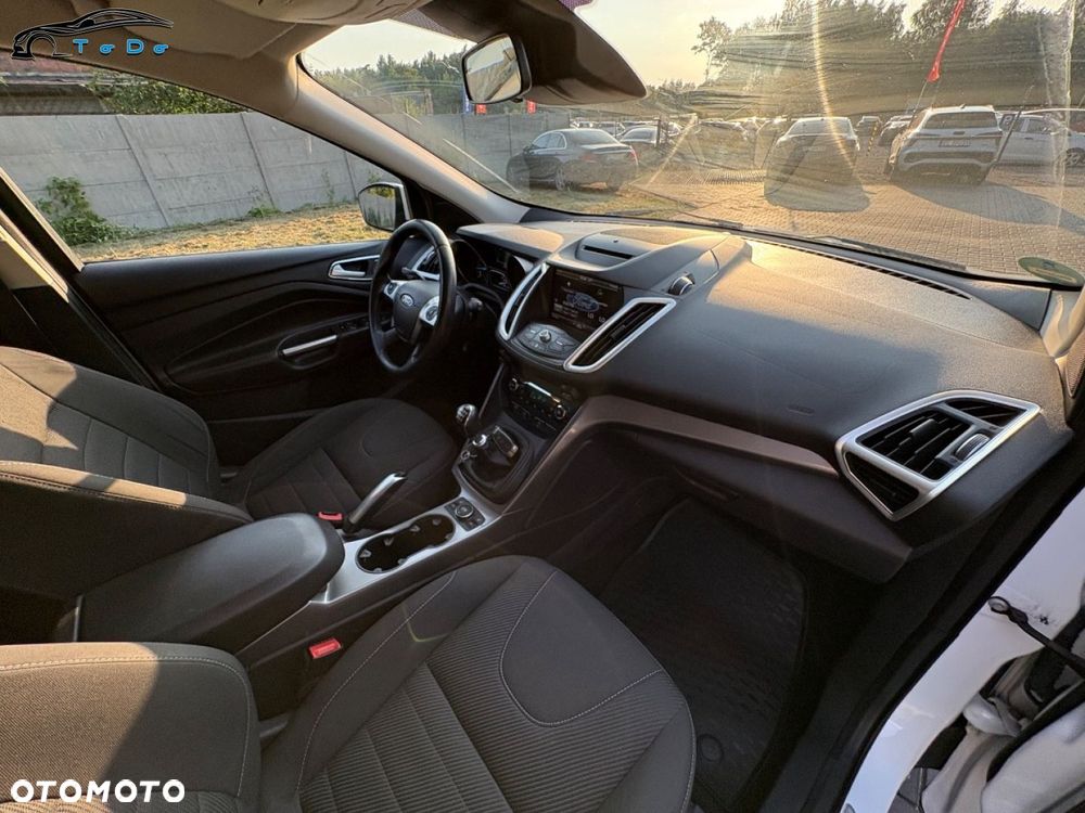 Ford Kuga 2.0 TDCi FWD Titanium Plus - 26