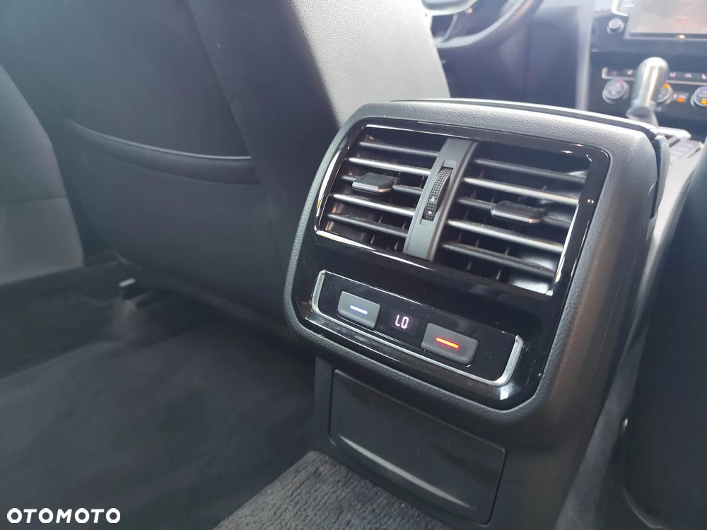 Volkswagen Passat Variant 1.8 TSI (BlueMotion Technology) DSG Highline - 13
