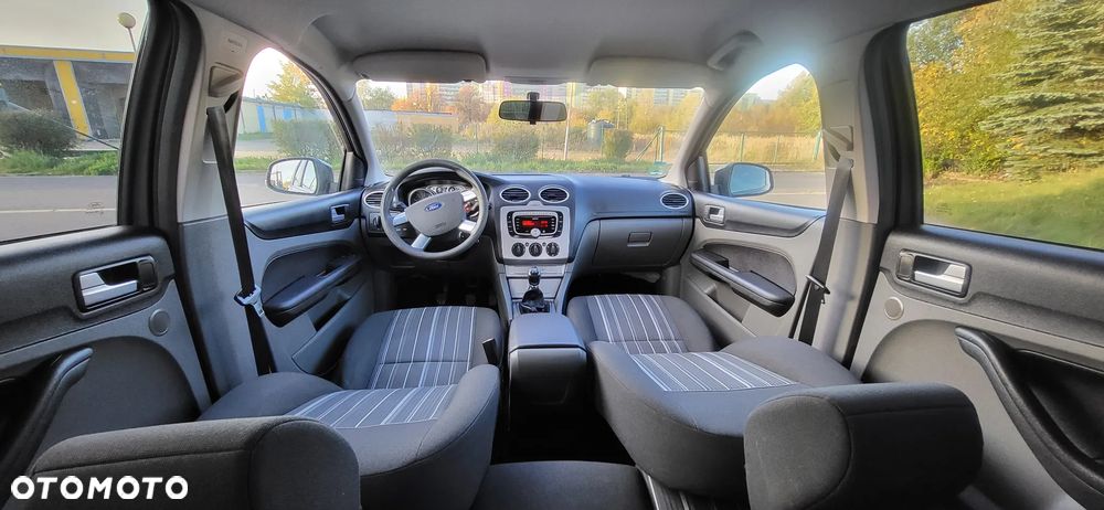 Ford Focus 1.6 16V Ambiente - 18