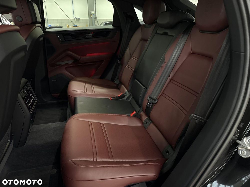 Porsche Cayenne - 33