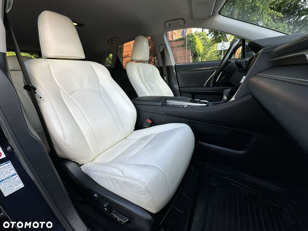 Lexus RX - 9