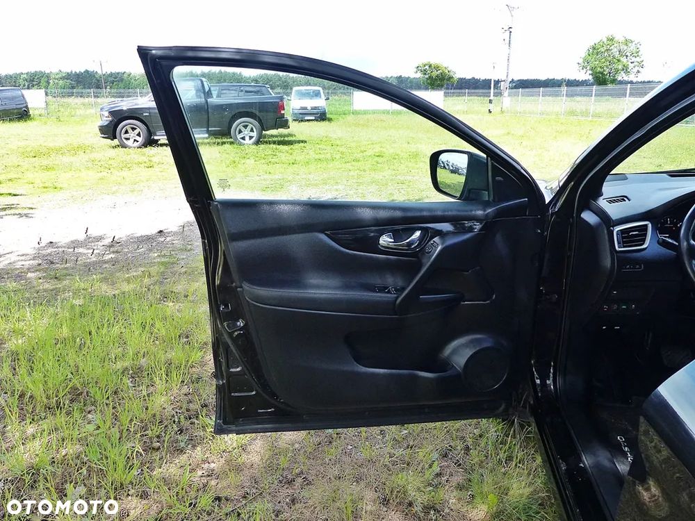Nissan Qashqai 1.6 dCi Xtronic TEKNA+ - 17