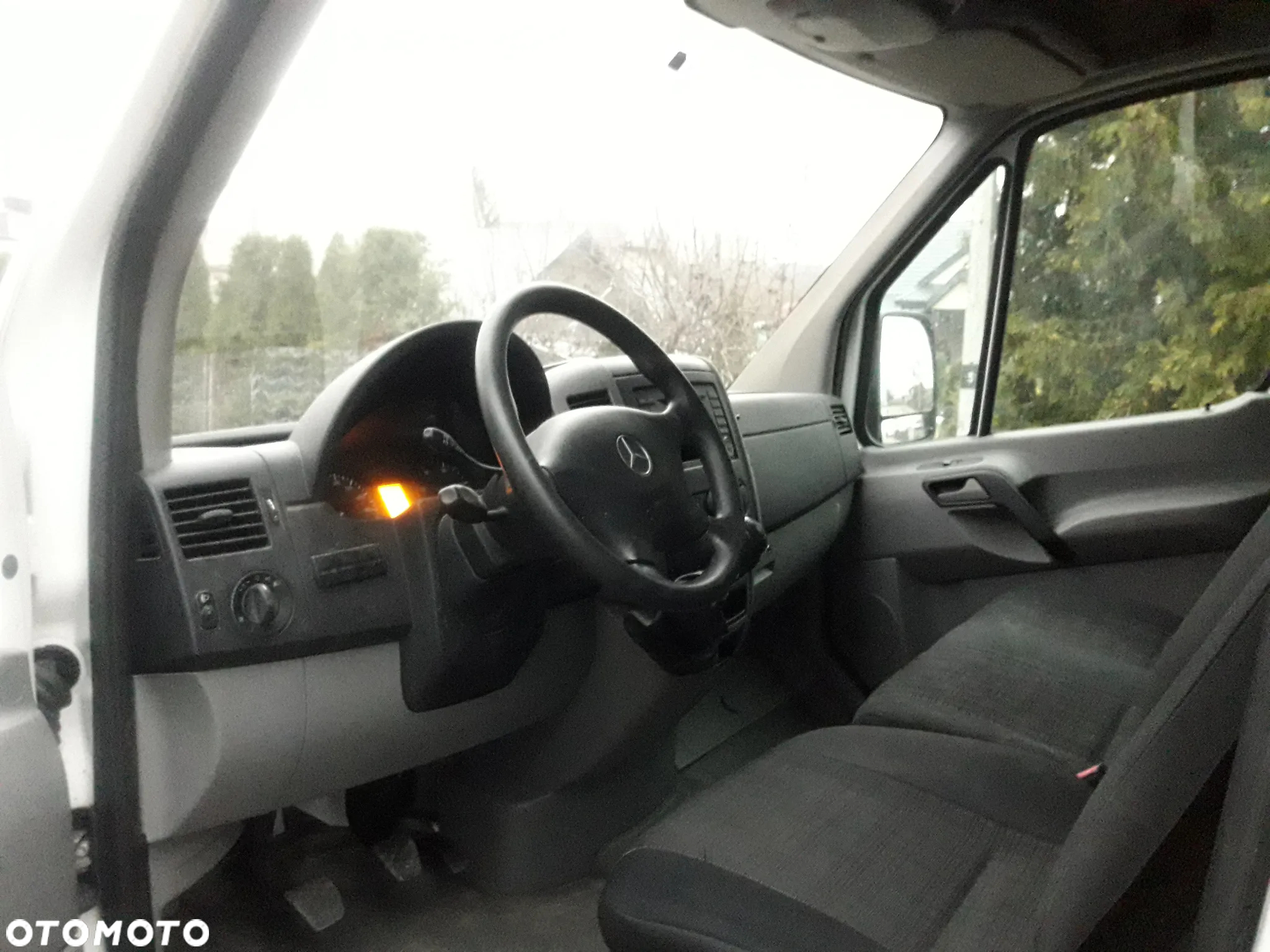 Mercedes-Benz Sprinter - 12