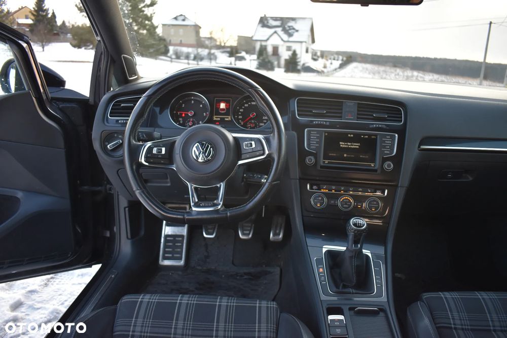 Volkswagen Golf 2.0 TDI BMT GTD - 9