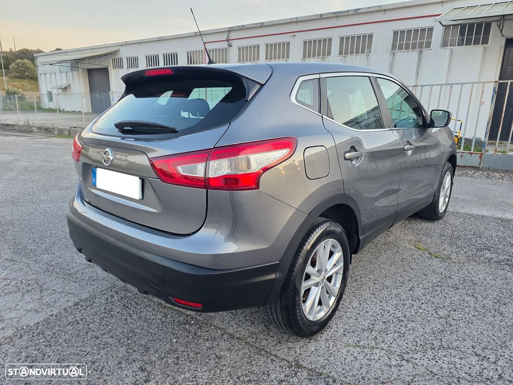 Nissan Qashqai 1.6 dCi Xtronic TEKNA - 2