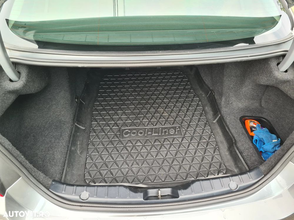 BMW Seria 5 525d xDrive - 7