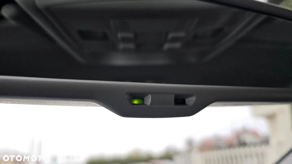 Volkswagen Golf 1.6 TDI BlueMotion Comfortline - 22