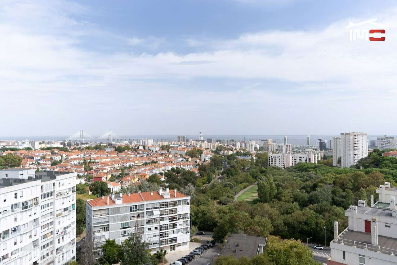 T4 no 12.º andar com vista panorâmica para o Tejo e Ponte Vasco da ... - Grande imagem: 5/33