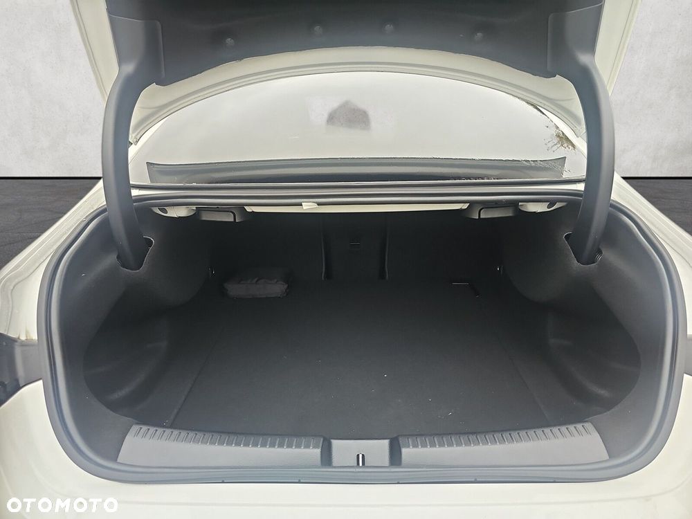 Mercedes-Benz CLA - 16