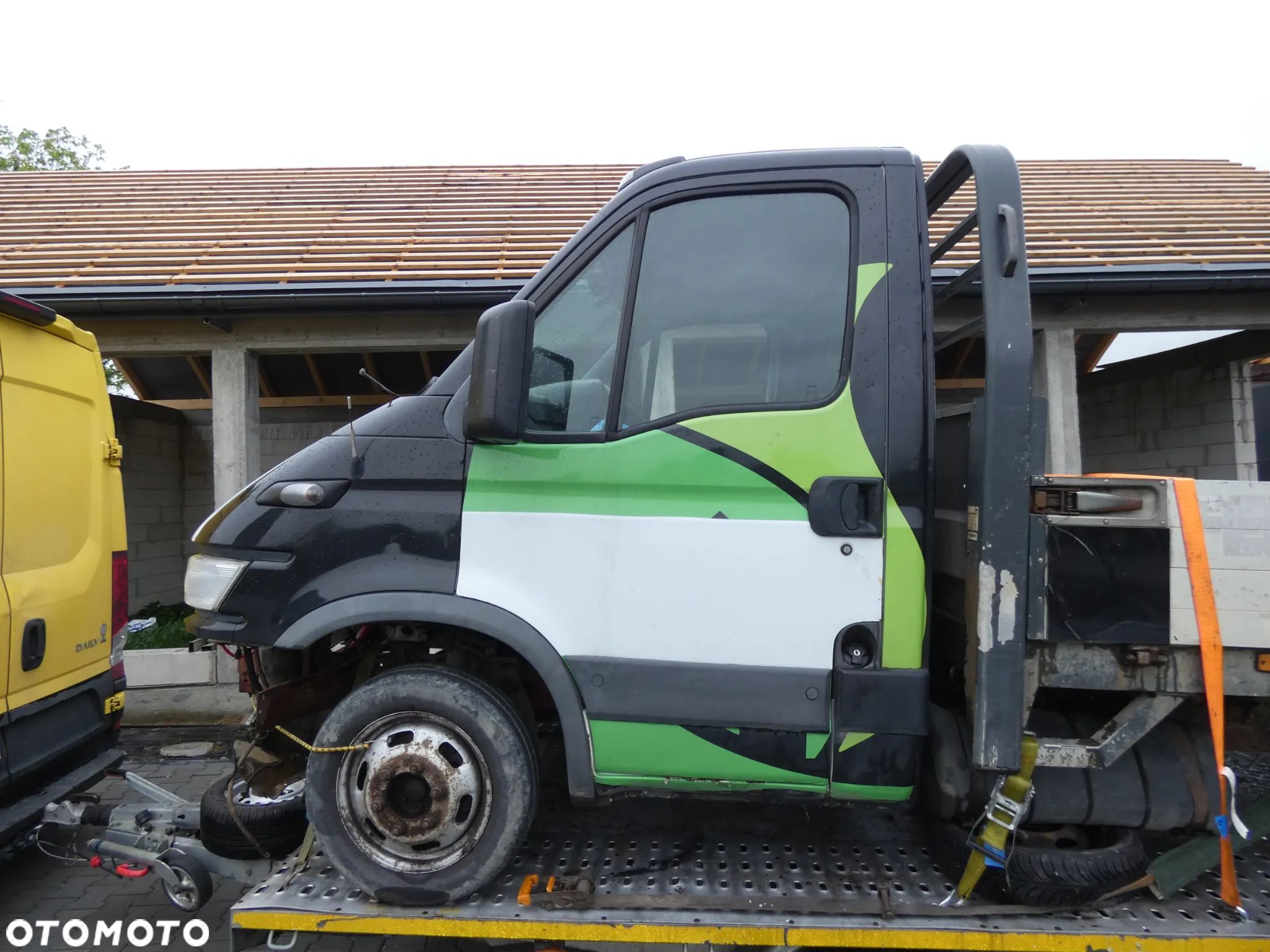 IVECO DAILY III 3 2.3 HPI KABINA KOMPLETNA UK RHD - 1
