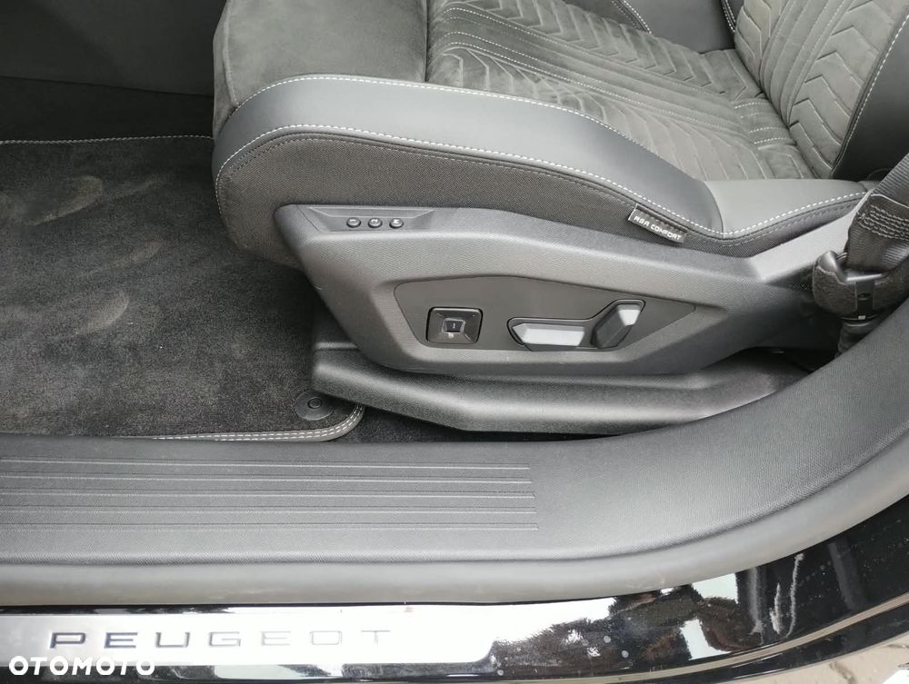 Peugeot 5008 1.2 PureTech mHEV GT S&S e-DCS6 - 16