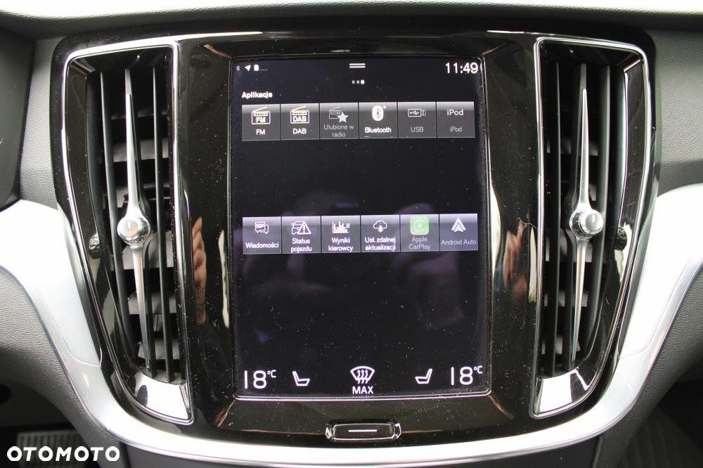 Volvo V60 Cross Country - 21