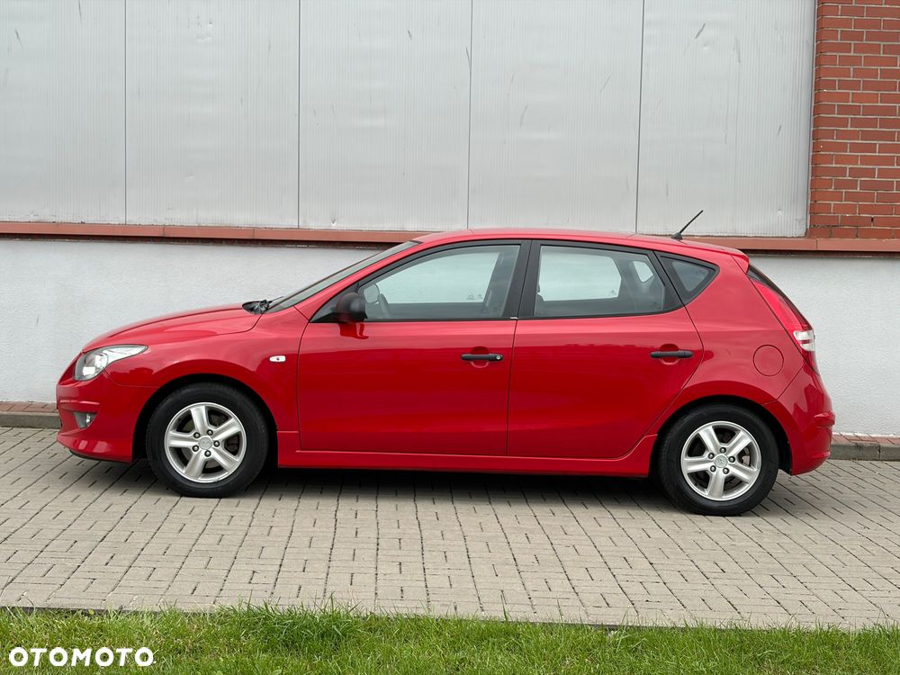 Hyundai i30 1.4 Classic EU5 - 11