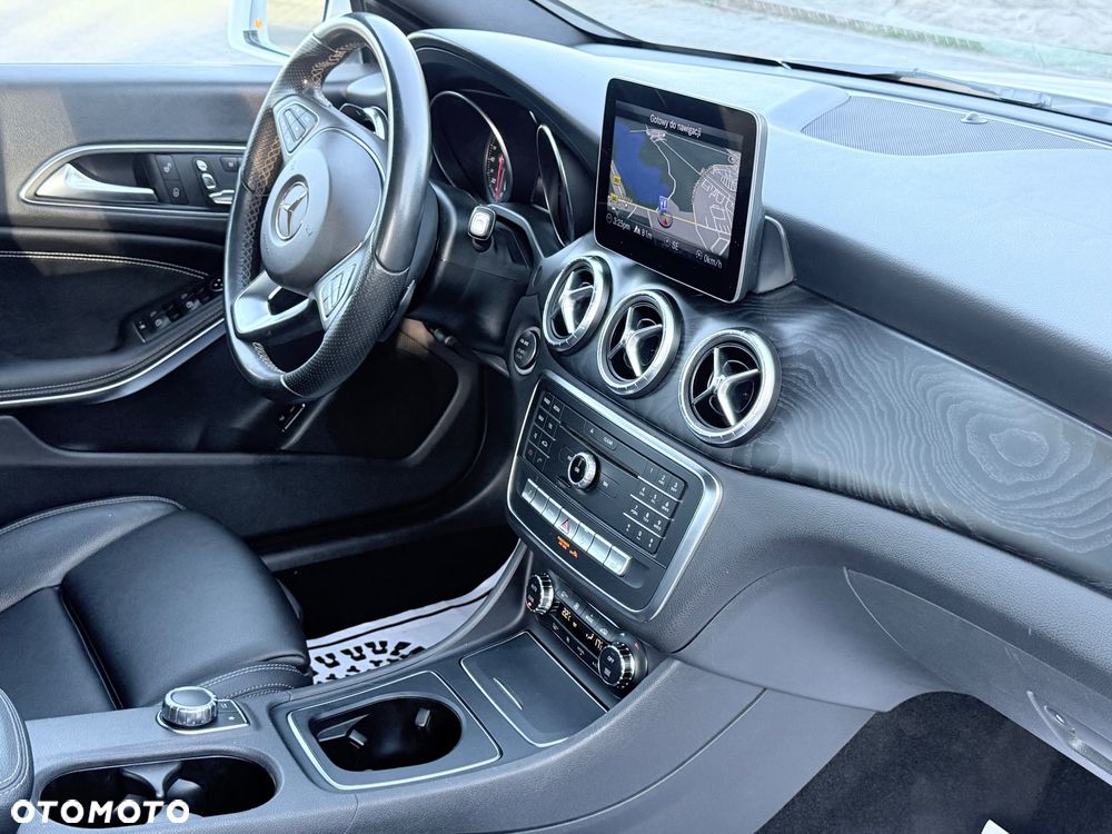 Mercedes-Benz CLA - 36