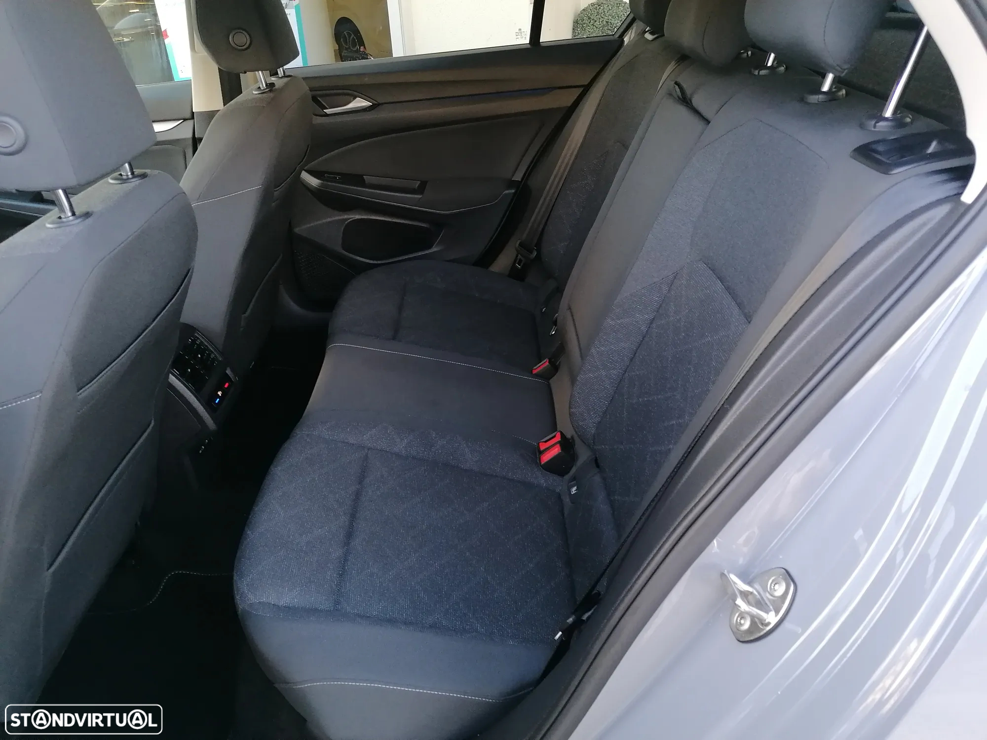 VW Golf 1.0 TSI Life - 19