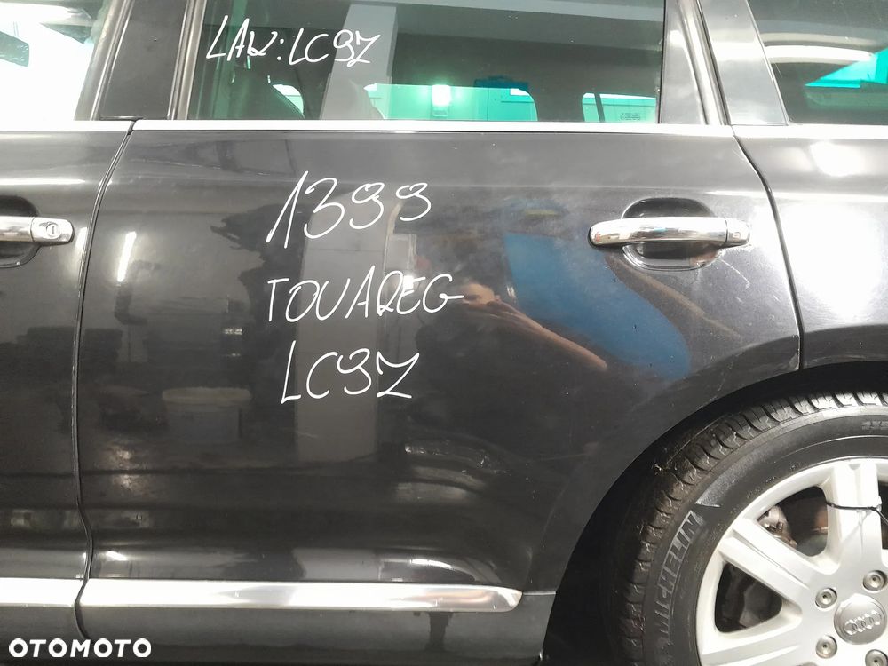 VW TOUAREG DRZWI LEWE TYLNE LEWY TYŁ W BŁOTNIK KOLOR: LC9Z - 1